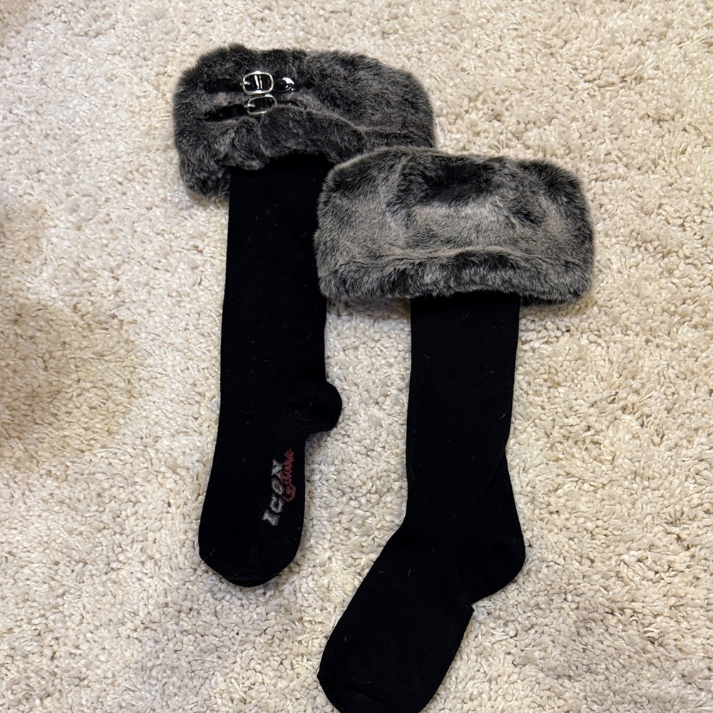 New icon culture faux fur like mink animal print. They go over the boot gray